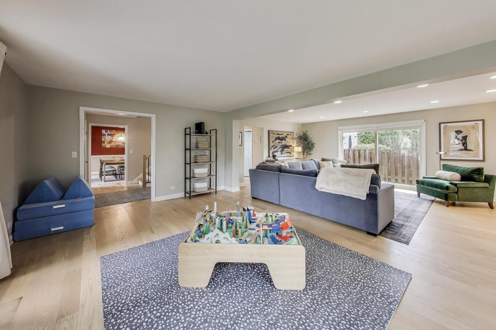 2811 Farmington Road Northbrook, IL 60062 - Photo 9 of 45 a living room with furniture and a couch