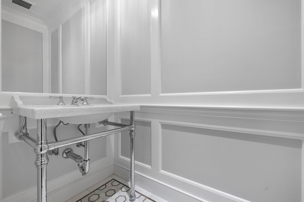 321 Beacon Street Boston, MA 02116 - Photo 12 of 20