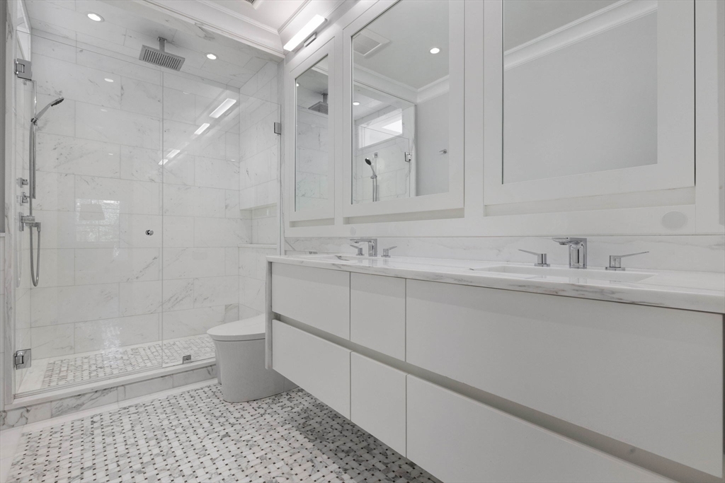 321 Beacon Street Boston, MA 02116 - Photo 4 of 20