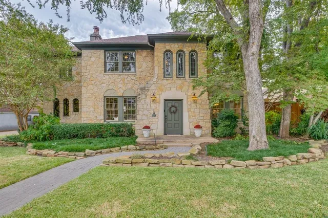 $1,190,000 | 1112 South Canterbury Court, Dallas, TX 75208