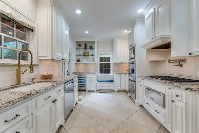 $1,190,000 | 1112 South Canterbury Court, Dallas, TX 75208