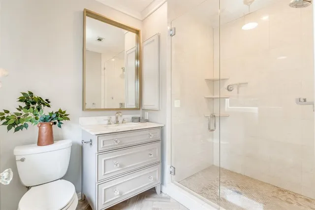 $1,190,000 | 1112 South Canterbury Court, Dallas, TX 75208