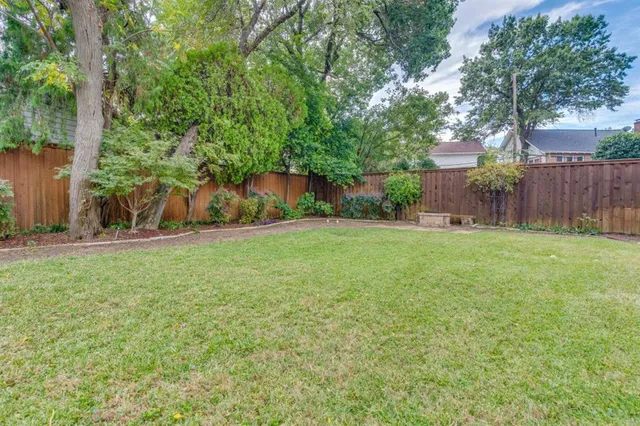 $1,190,000 | 1112 South Canterbury Court, Dallas, TX 75208