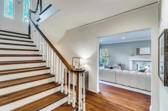 $1,190,000 | 1112 South Canterbury Court, Dallas, TX 75208