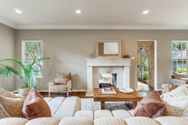 $1,190,000 | 1112 South Canterbury Court, Dallas, TX 75208