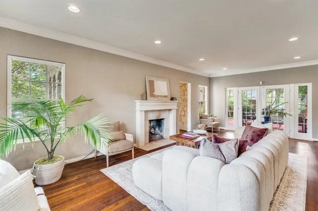 $1,190,000 | 1112 South Canterbury Court, Dallas, TX 75208