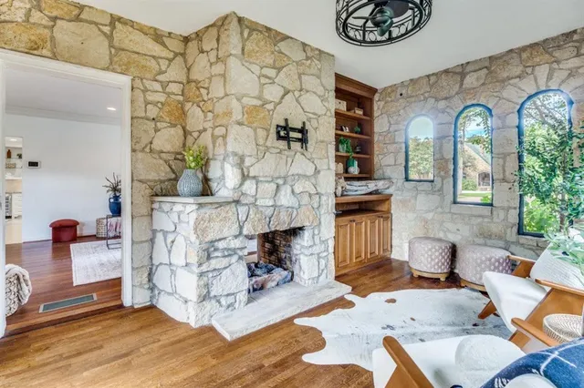 $1,190,000 | 1112 South Canterbury Court, Dallas, TX 75208