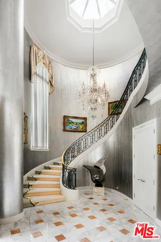 a view of entryway and hall