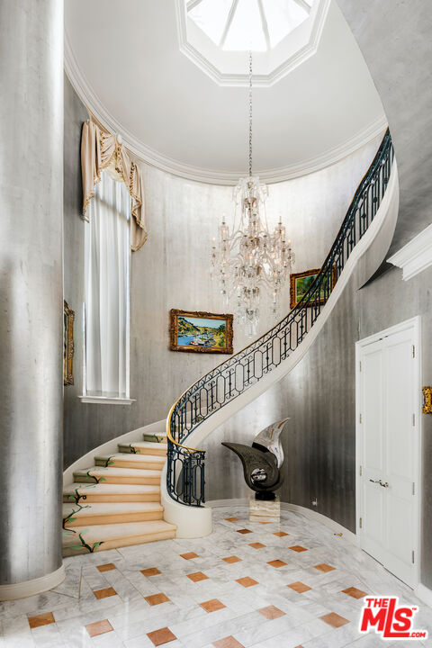 10275 Century Woods Drive Los Angeles, CA 90067 - Photo 16 of 42 a view of entryway and hall