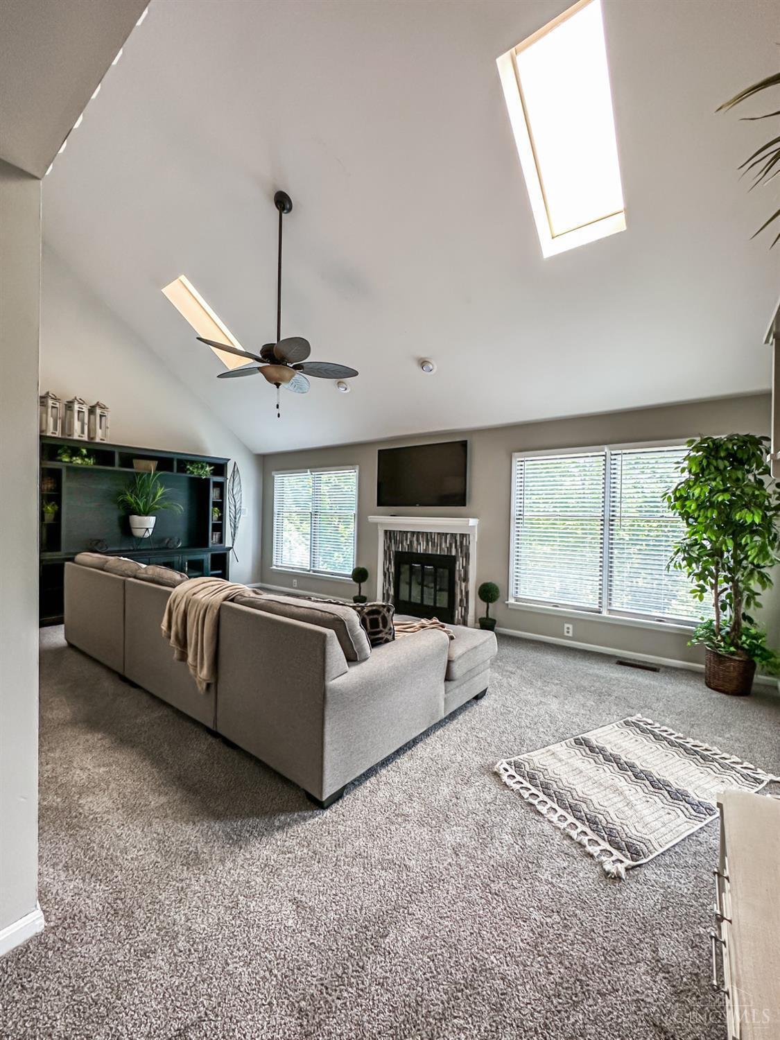 5715 Boomer Road Cincinnati, OH 45247 - Photo 6 of 39