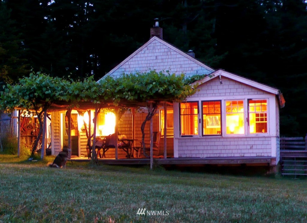 1065 Circle Road Eastsound, WA 98245 - Photo 7 of 25 Gallery Image 7