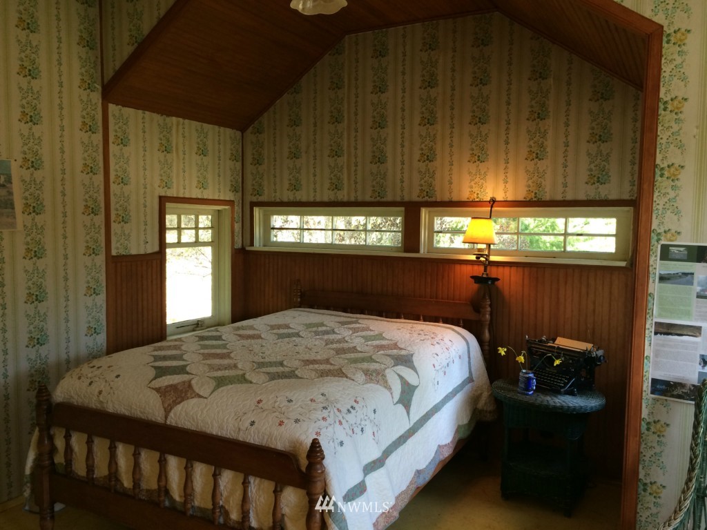 1065 Circle Road Eastsound, WA 98245 - Photo 10 of 25 Gallery Image 10