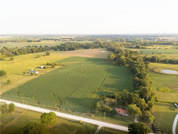 $299,999 | East 291st Street, Harrisonville, MO 64701