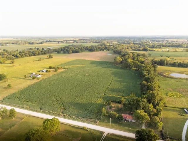 $299,999 | East 291st Street, Harrisonville, MO 64701