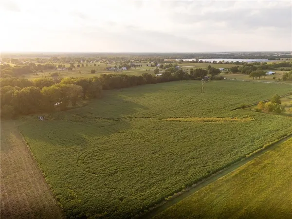 $299,999 | East 291st Street, Harrisonville, MO 64701