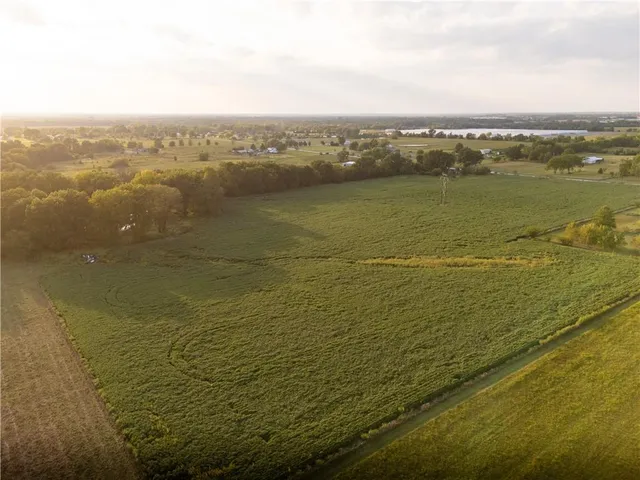 $299,999 | East 291st Street, Harrisonville, MO 64701