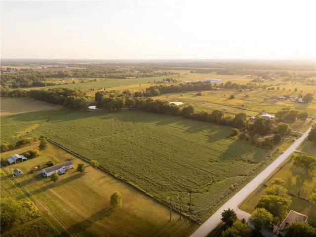 $299,999 | East 291st Street, Harrisonville, MO 64701