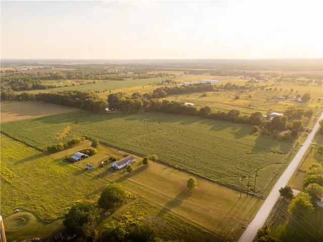 $299,999 | East 291st Street, Harrisonville, MO 64701