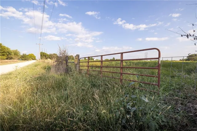 $299,999 | East 291st Street, Harrisonville, MO 64701