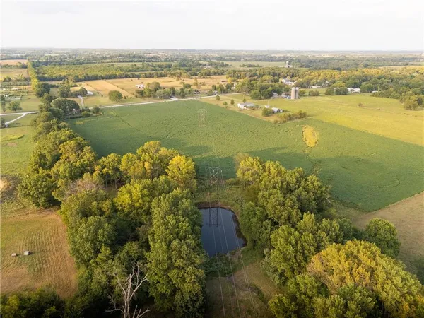 $299,999 | East 291st Street, Harrisonville, MO 64701