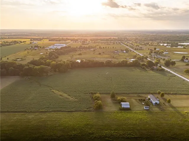 $299,999 | East 291st Street, Harrisonville, MO 64701