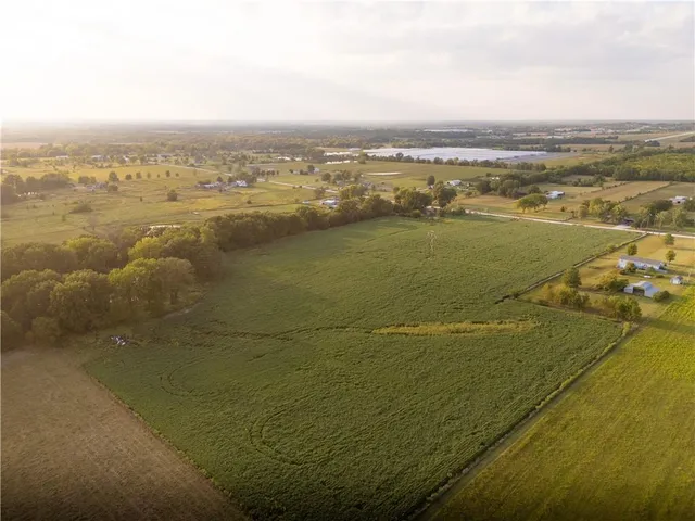 $299,999 | East 291st Street, Harrisonville, MO 64701