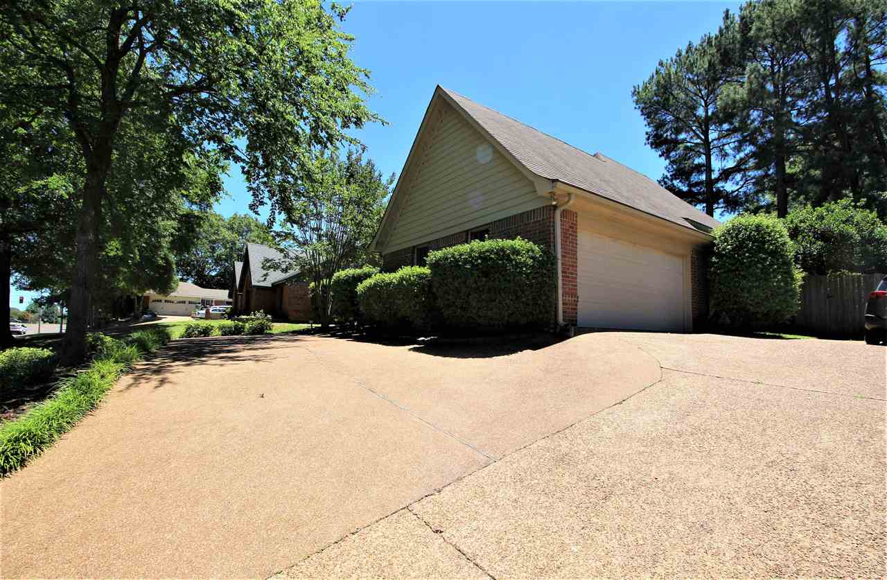 8291 Walnut Grove Road Memphis, TN 38018 - Photo 2 of 25