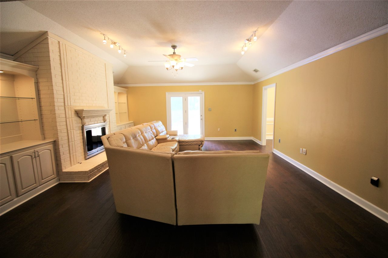 8291 Walnut Grove Road Memphis, TN 38018 - Photo 4 of 25