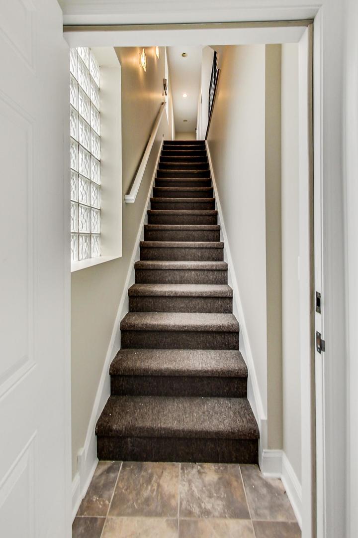 3605 South Leavitt Street, Unit 3 Chicago, IL 60609 - Photo 3 of 22