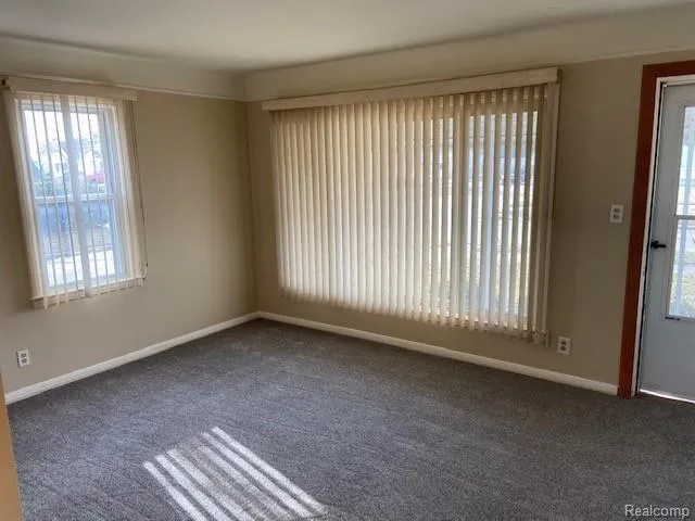 $1,300 | 4863 Niagara Street, Wayne, MI 48184