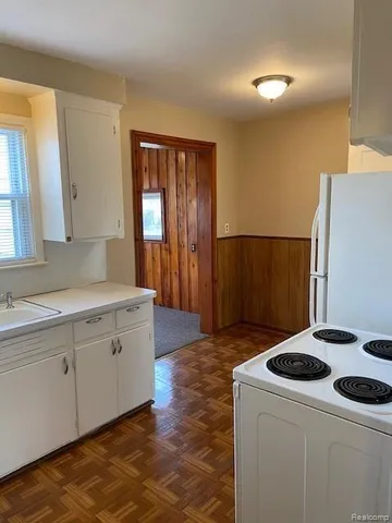 $1,300 | 4863 Niagara Street, Wayne, MI 48184