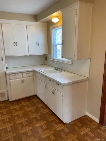 $1,300 | 4863 Niagara Street, Wayne, MI 48184