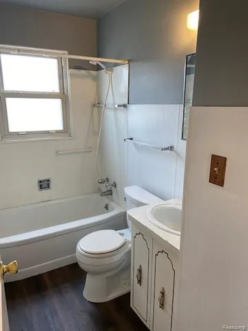 $1,300 | 4863 Niagara Street, Wayne, MI 48184