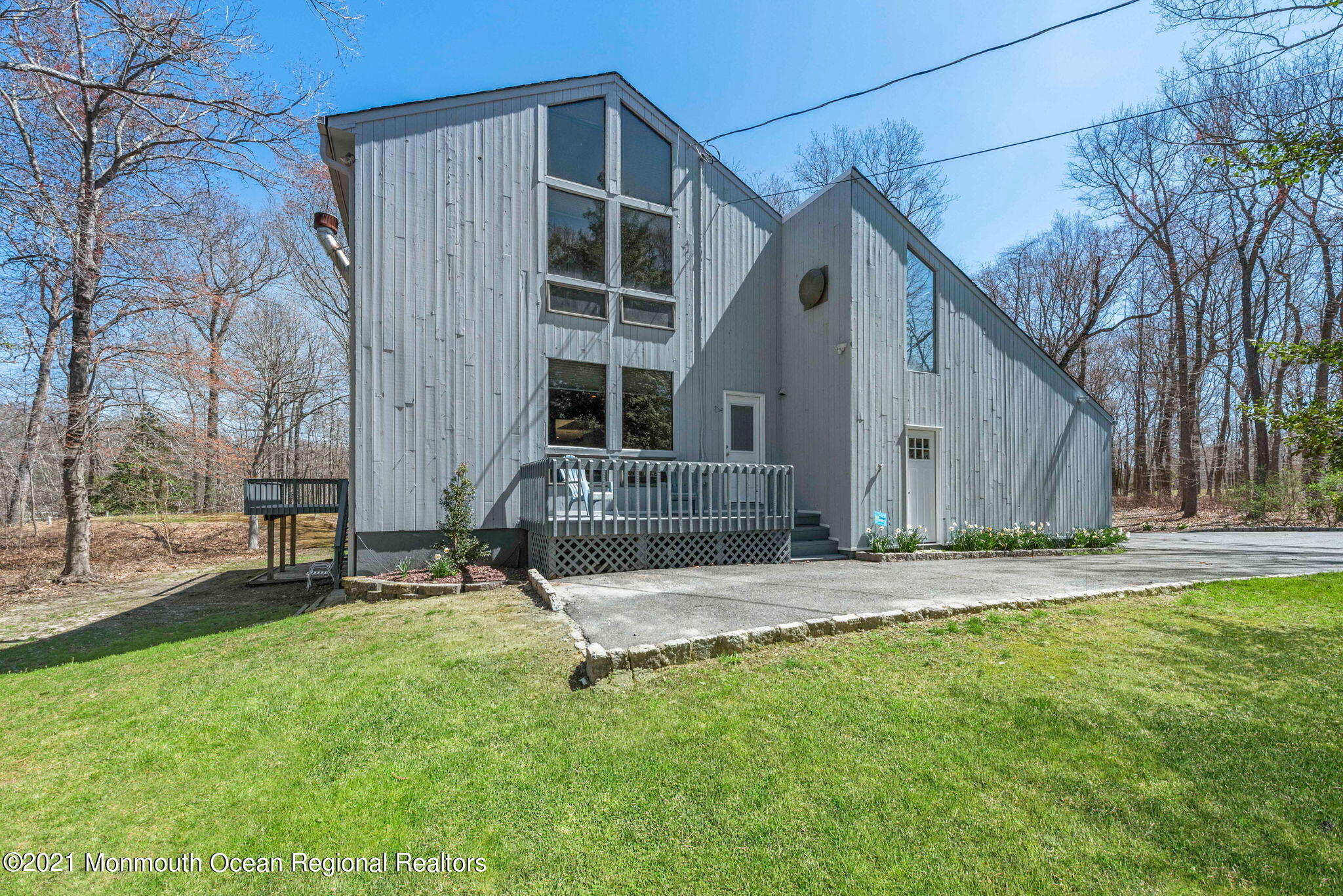 124 Matthews Road Colts Neck, NJ 07722 - Photo 11 of 49 SIDE VIEW