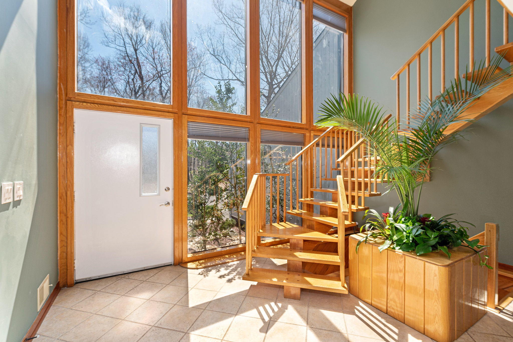 124 Matthews Road Colts Neck, NJ 07722 - Photo 15 of 49 FOYER