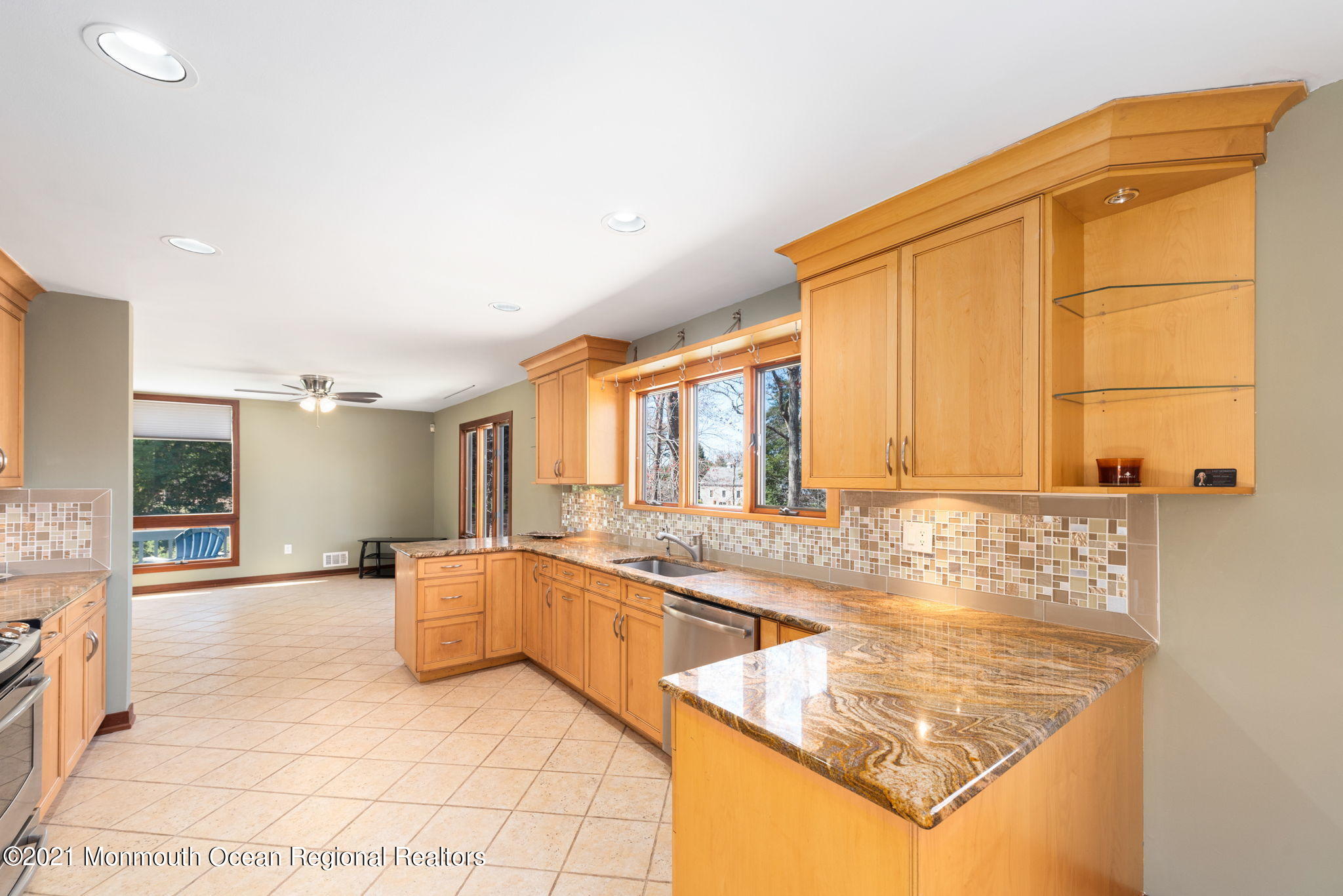 124 Matthews Road Colts Neck, NJ 07722 - Photo 25 of 49 KITCHEN