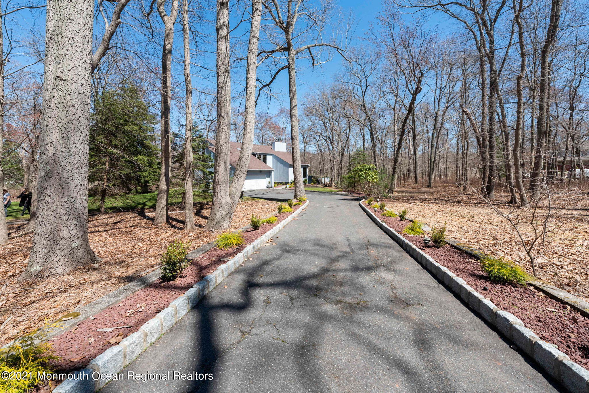 124 Matthews Road Colts Neck, NJ 07722 - Photo 4 of 49 4-web-or-mls-DSC_1015
