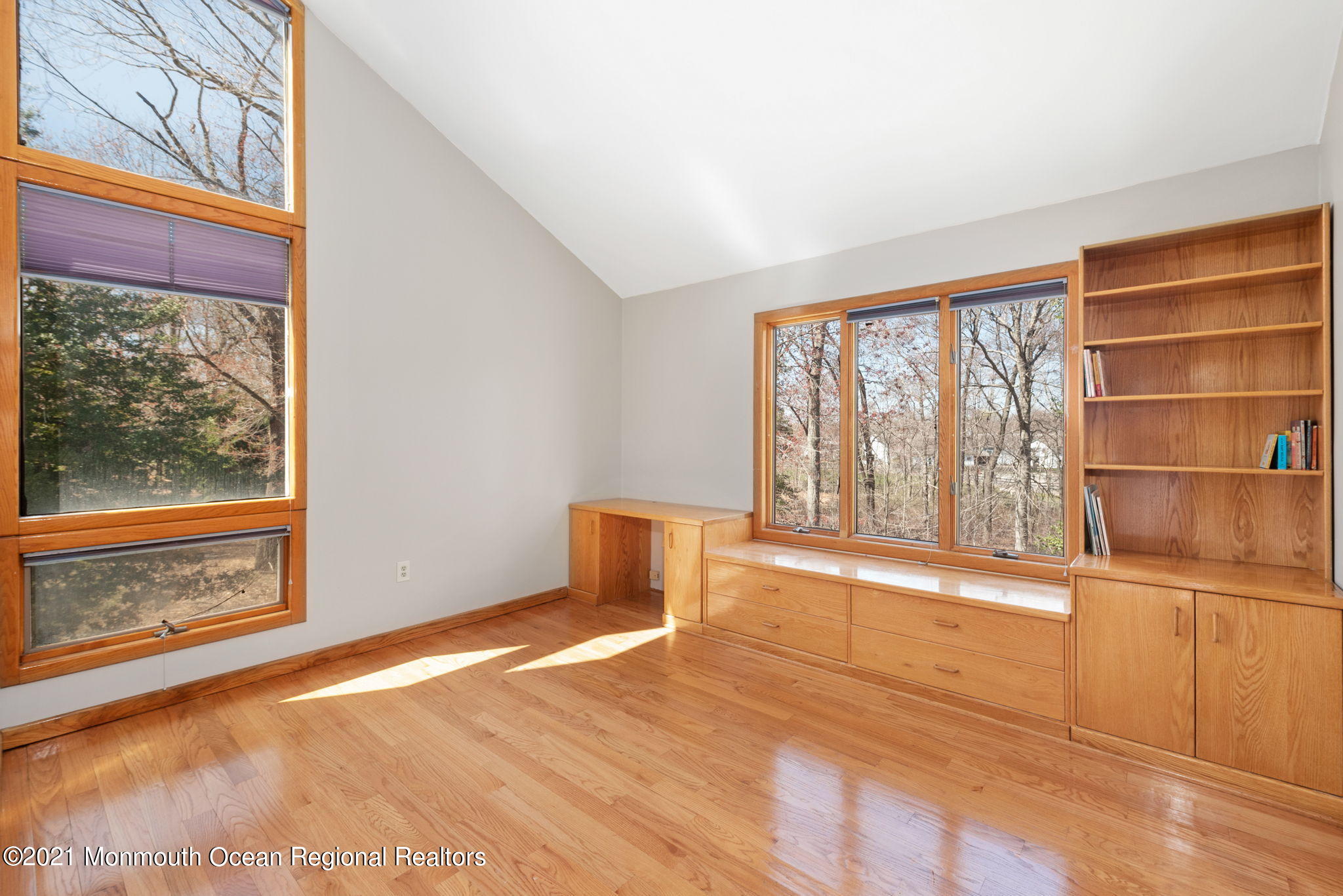 124 Matthews Road Colts Neck, NJ 07722 - Photo 36 of 49 BED 2