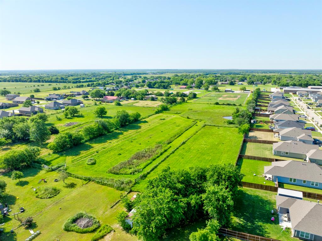 305 Swaha Road Tioga, TX 76271 - Photo 4 of 15 an aerial view of multiple house
