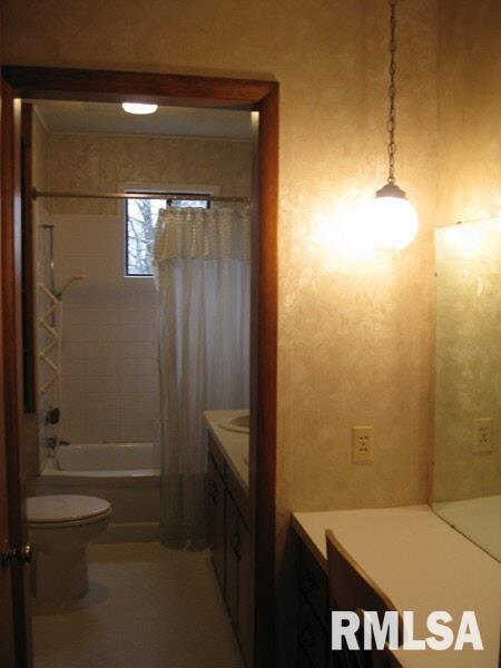 2915 West Striegel Road Carbondale, IL 62901 - Photo 11 of 15 Gallery Image 11