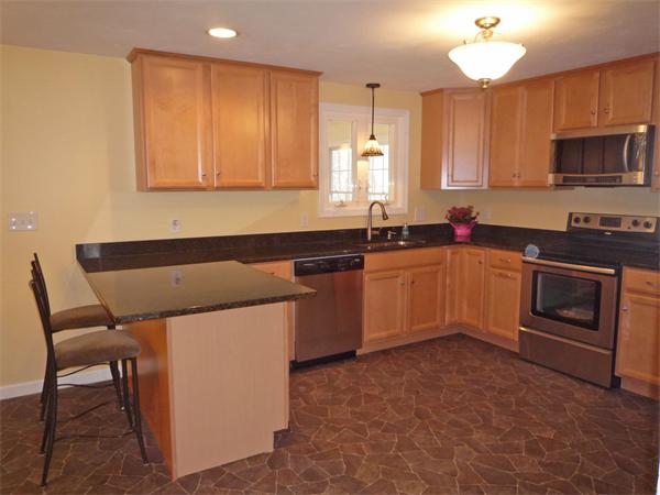 285 Albee Road Uxbridge, MA 01569 - Photo 4 of 19 Gallery Image 4
