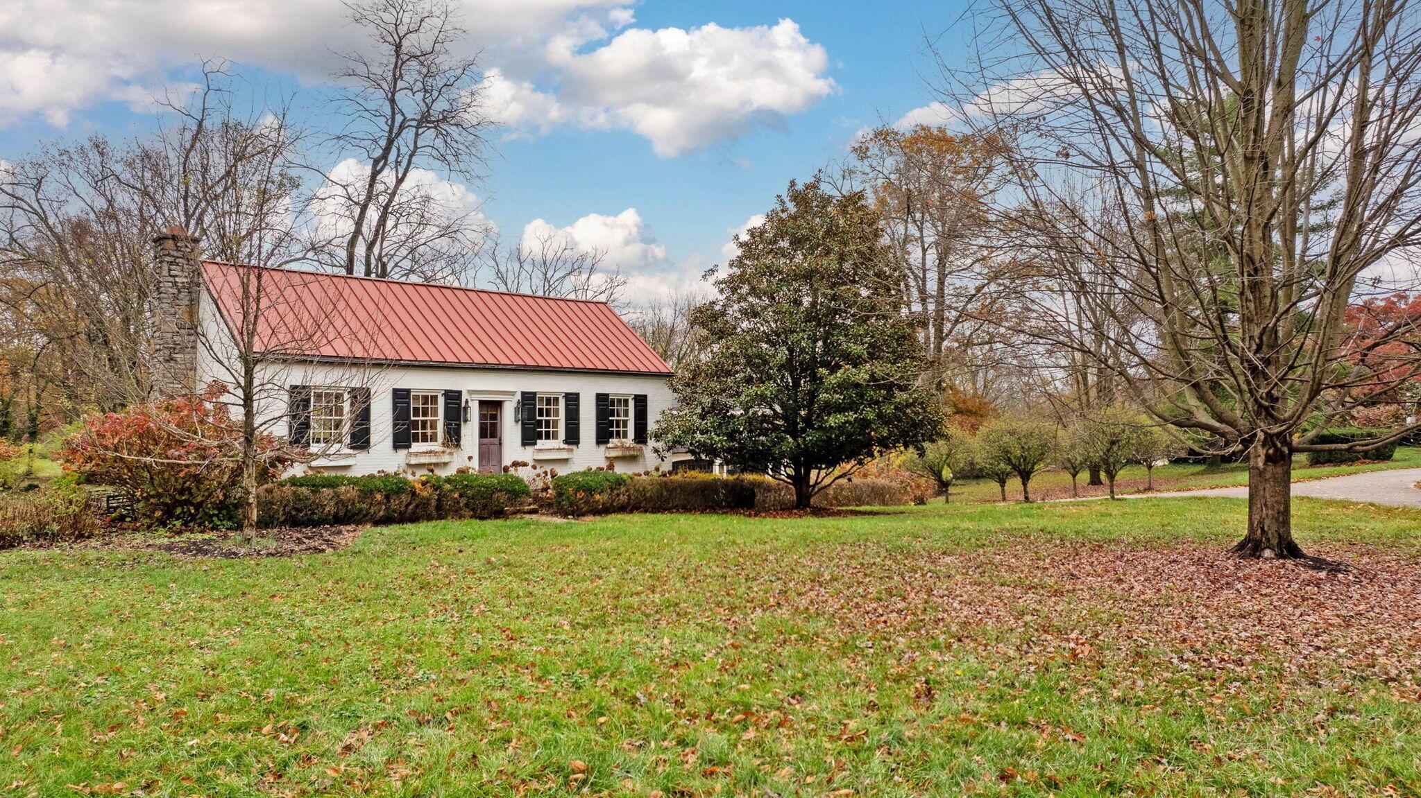 7805 Brill Road Cincinnati, OH 45243 - Photo 43 of 139 43-web-or-mls-7805BrillRoadGuestHouse_Ho