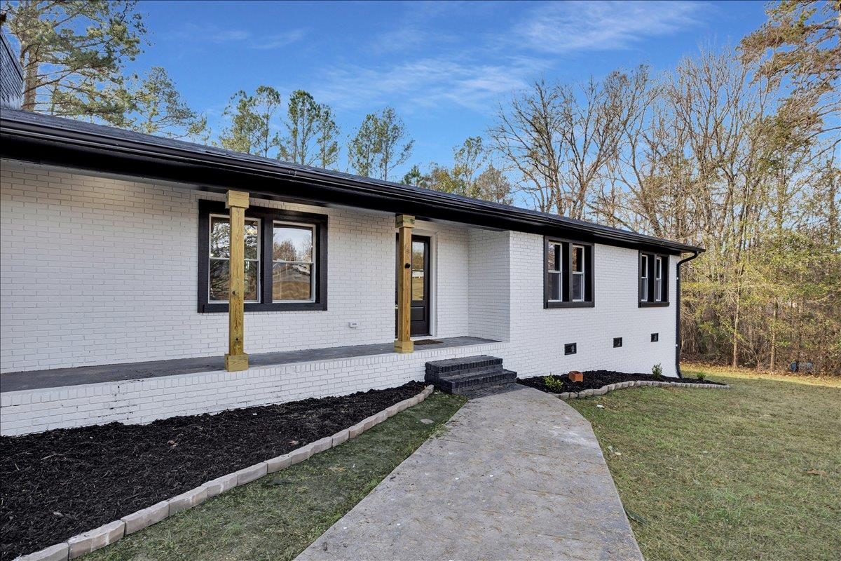 140 Triangle Road Gaffney, SC 29340 - Photo 3 of 36