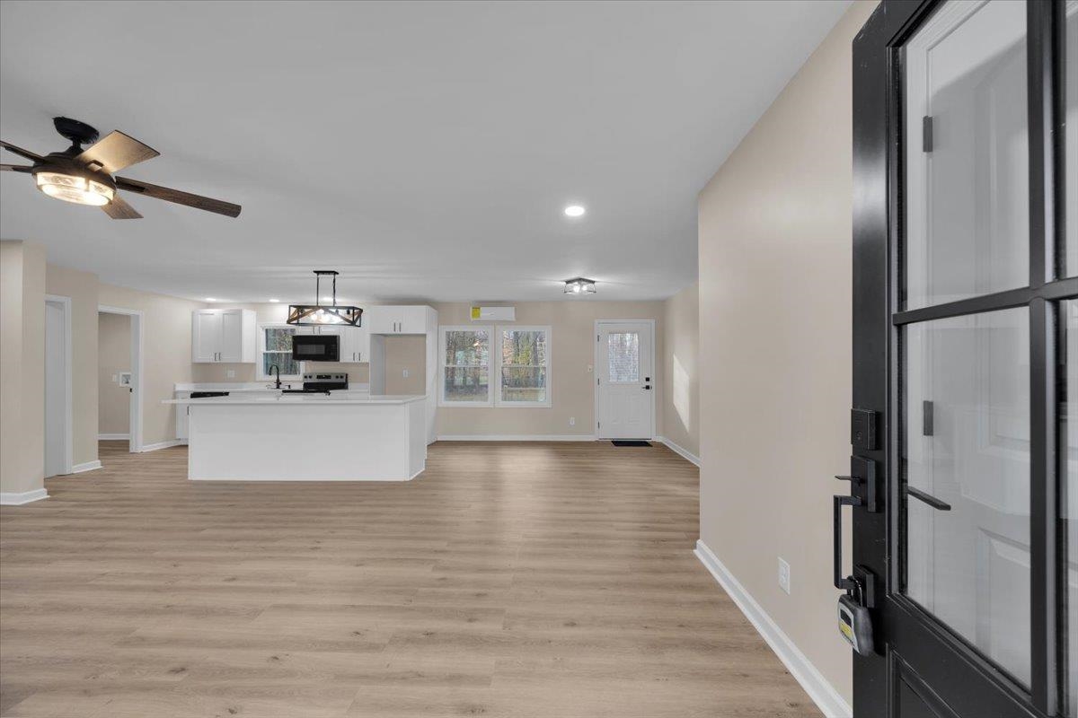 140 Triangle Road Gaffney, SC 29340 - Photo 4 of 36