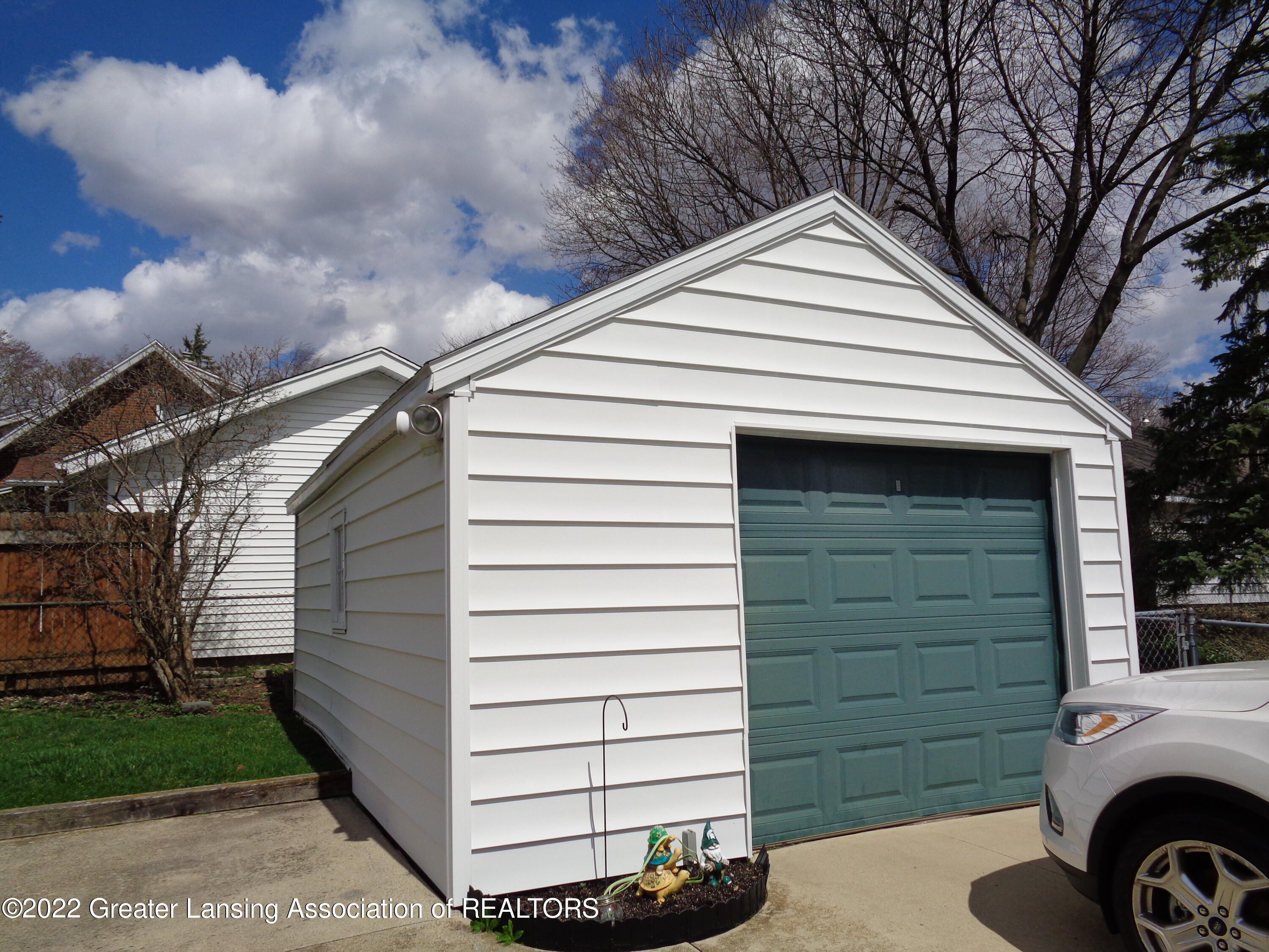1302 George Street Lansing, MI 48910 - Photo 14 of 15 george garage