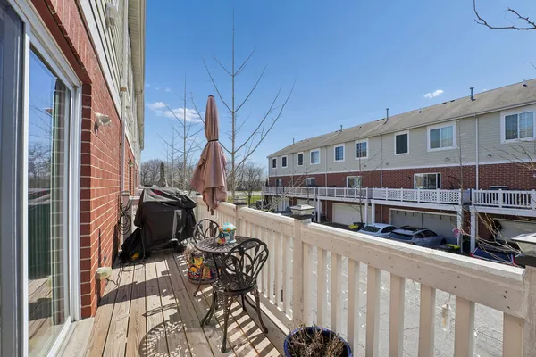 $389,900 | 112 Morgan's Gate Drive, Wood Dale, IL 60191