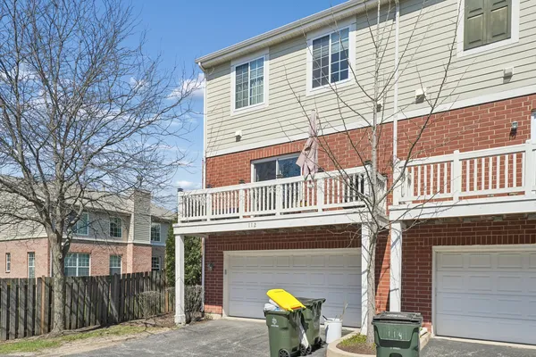 $389,900 | 112 Morgan's Gate Drive, Wood Dale, IL 60191