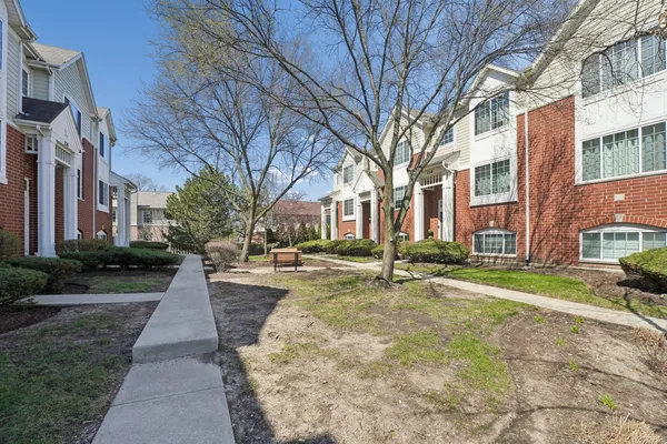 $389,900 | 112 Morgan's Gate Drive, Wood Dale, IL 60191