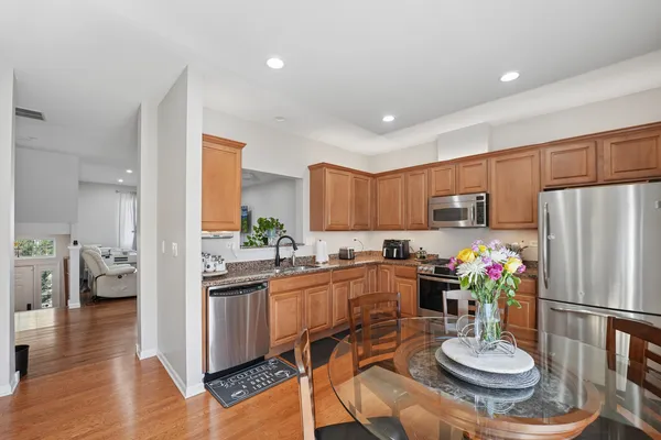 $389,900 | 112 Morgan's Gate Drive, Wood Dale, IL 60191