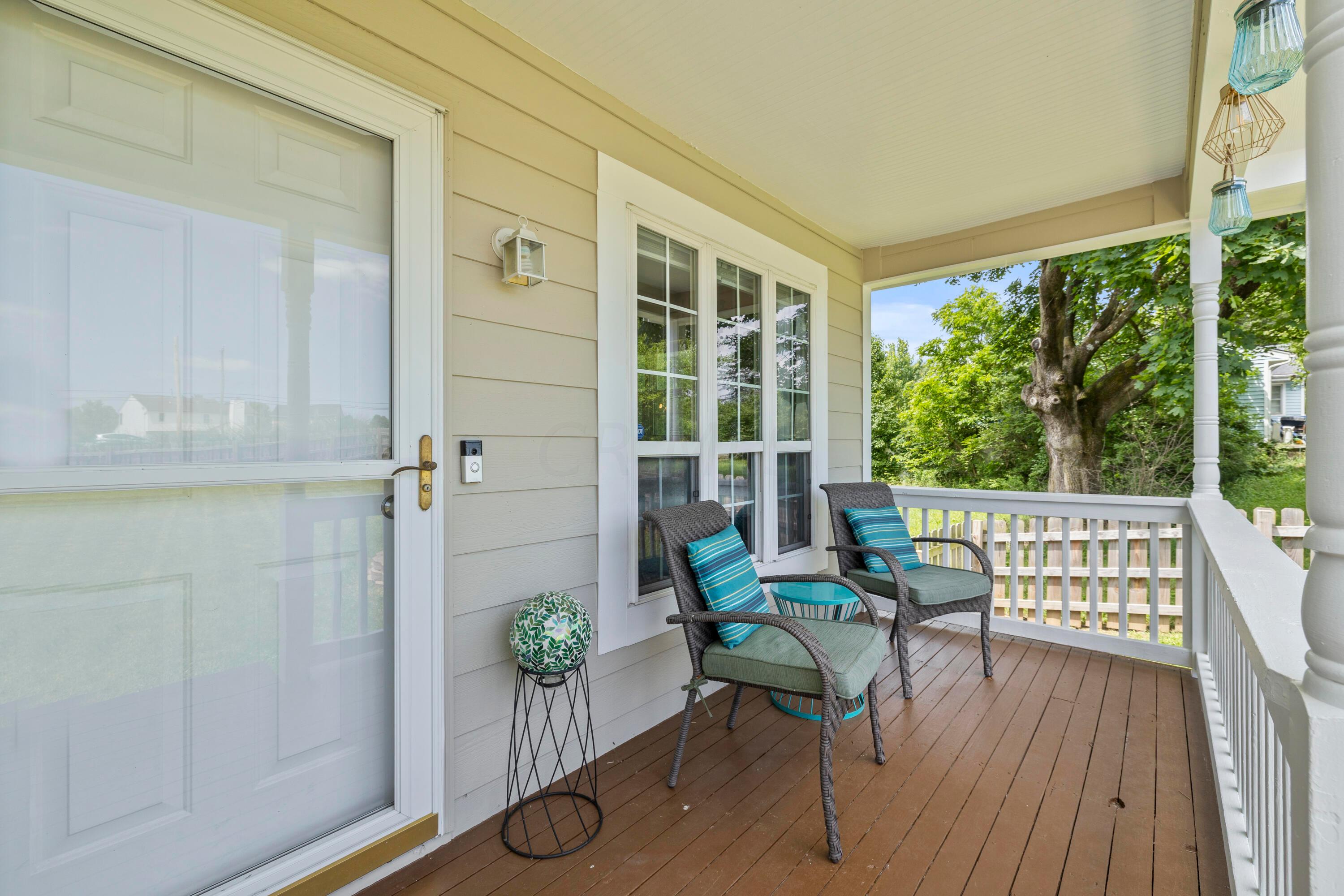 3065 Williams Road Columbus, OH 43207 - Photo 4 of 27 4_front porch